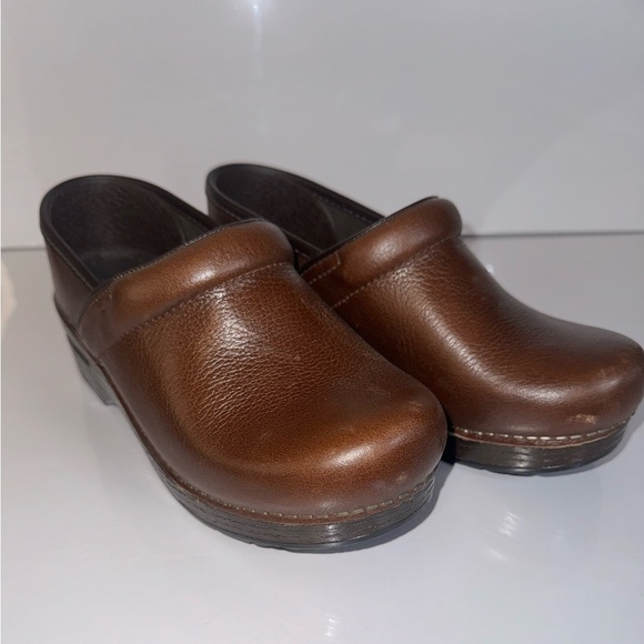 Dansko Shoes - Dansko Shoes